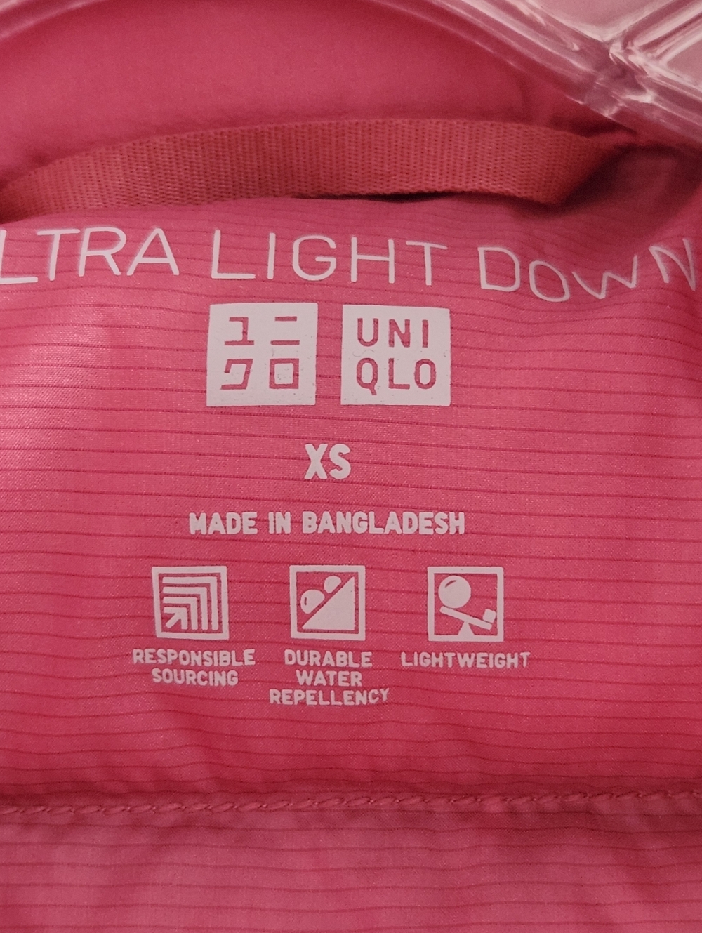 UNIQLO Women’s Puffer Jacket Extra Small Pink Quilted Ultra Light Down Packable - Picture 4 of 10